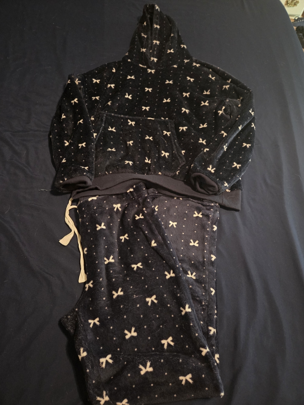 Harper And Ivy Navy & Cream Bow Print Plush Hoodie Pajama Set